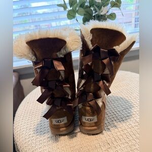 UGG BAILEY BOW Triplet II womens 6 chestnut brown suede tall boots shearling